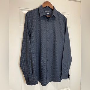 H&M slim fit button down dress/casual shirt size large